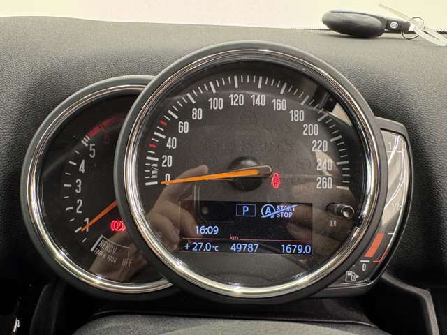 MINI Crossover 8