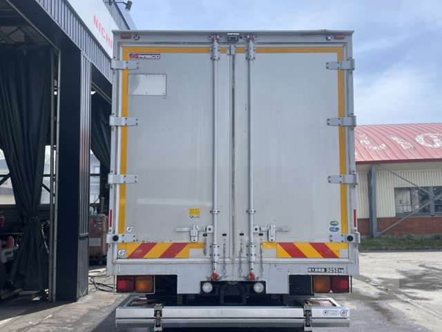 Mitsubishi Fuso Fighter 8