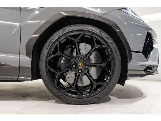 Lamborghini ウルス 11