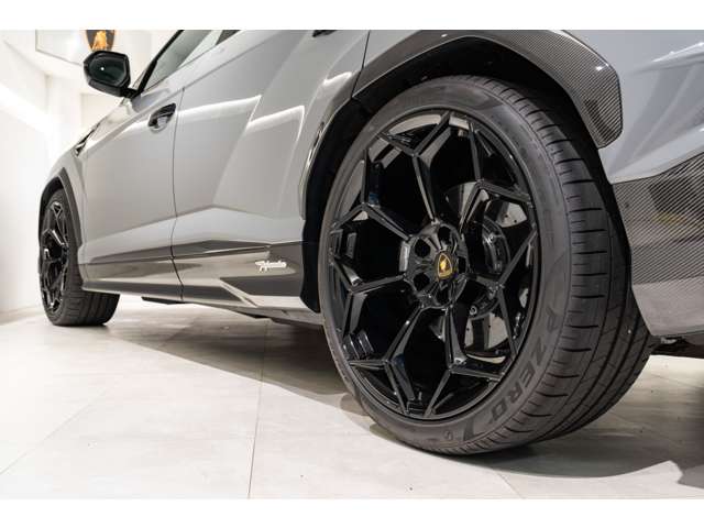 Lamborghini ウルス 12