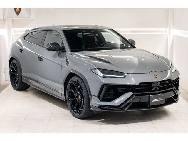 Lamborghini ウルス 3