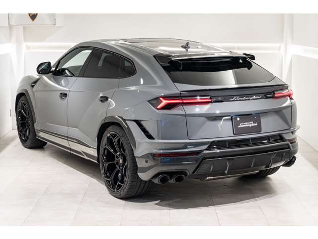 Lamborghini ウルス 5