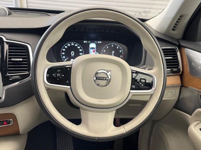 Volvo XC90 11