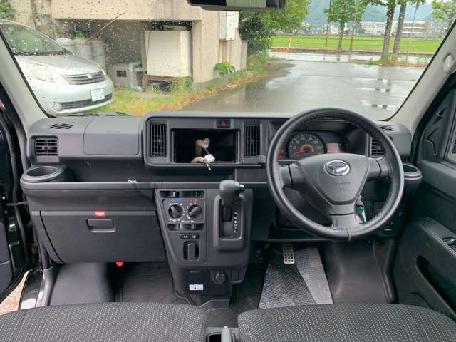 Daihatsu Hijet Cargo 11