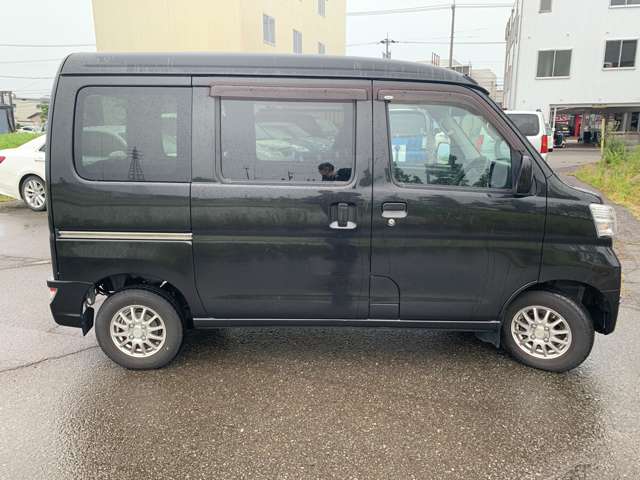 Daihatsu Hijet Cargo 7