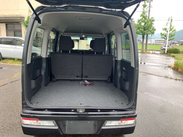 Daihatsu Hijet Cargo 10