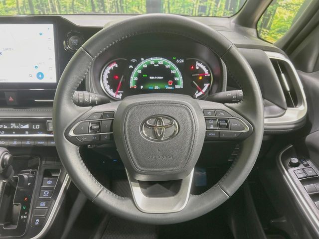 Toyota Voxy 12