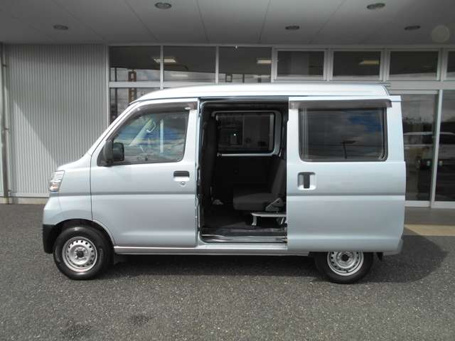 Daihatsu Hijet Cargo 12