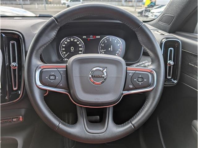 Volvo XC40 12