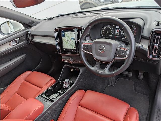 Volvo XC40 9