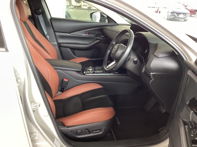 Mazda CX-30 8