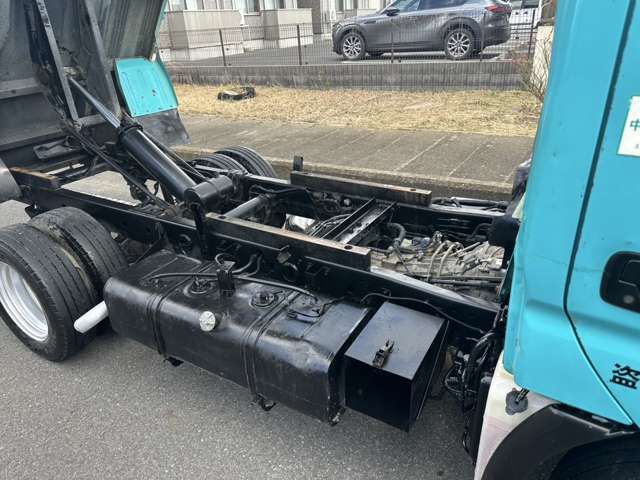 Hino Dutro 12