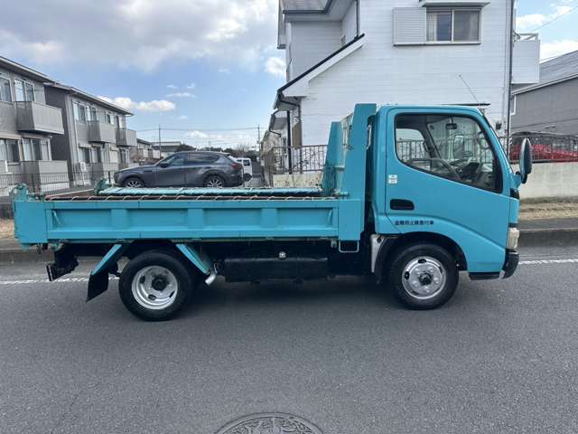 Hino Dutro 4