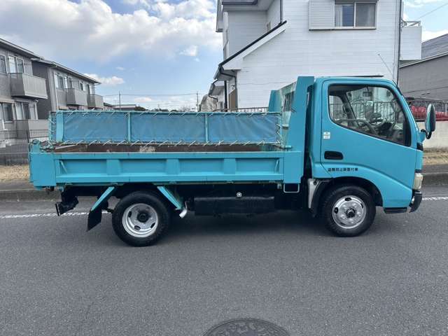 Hino Dutro 8