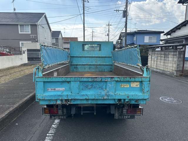 Hino Dutro 9