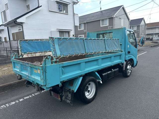 Hino Dutro 10