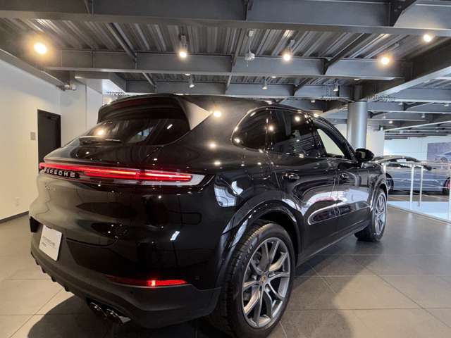 Porsche Cayenne 8