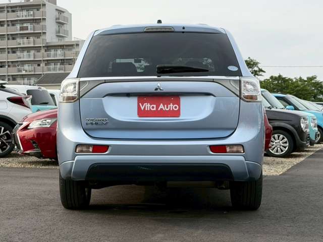 Mitsubishi Outlander PHEV 11