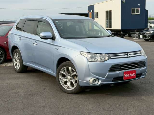Mitsubishi Outlander PHEV 4