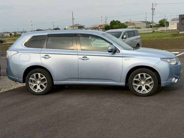 Mitsubishi Outlander PHEV 9