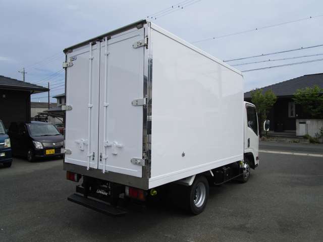 Isuzu Elf 8