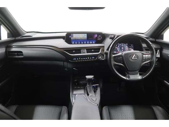 Lexus UX 6