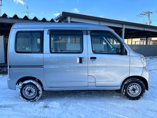 Daihatsu Hijet Cargo 3