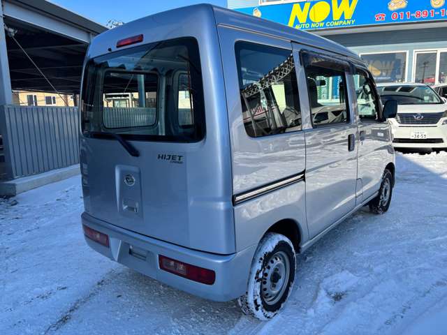 Daihatsu Hijet Cargo 4