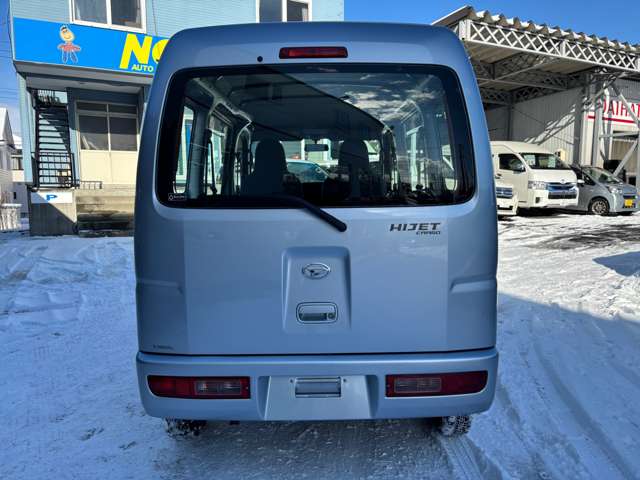 Daihatsu Hijet Cargo 5