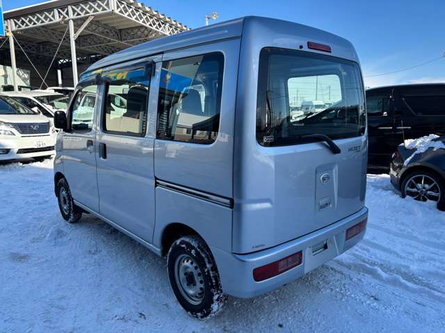 Daihatsu Hijet Cargo 6