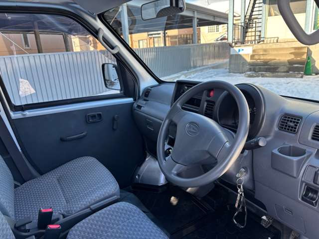 Daihatsu Hijet Cargo 8