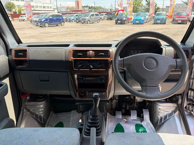 Mitsubishi Minicab Van 2