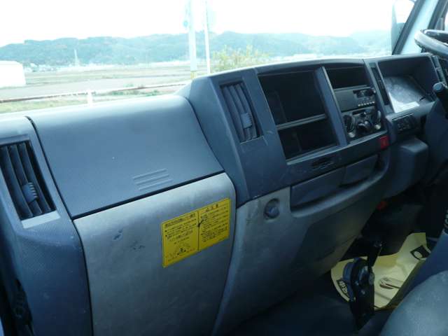 Isuzu Elf 12