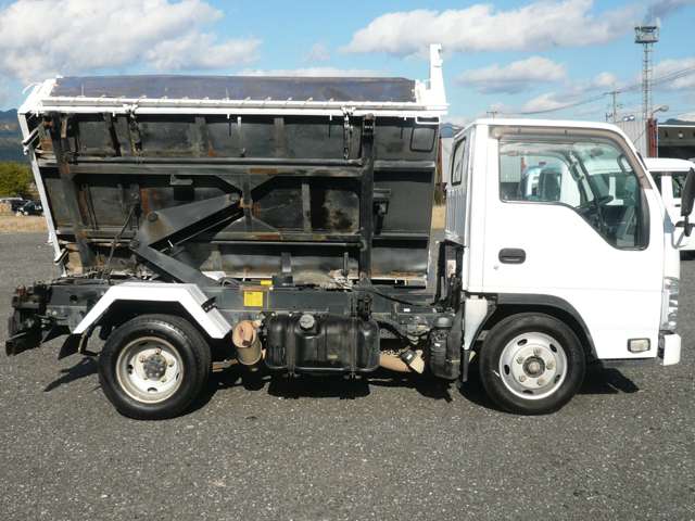 Isuzu Elf 2