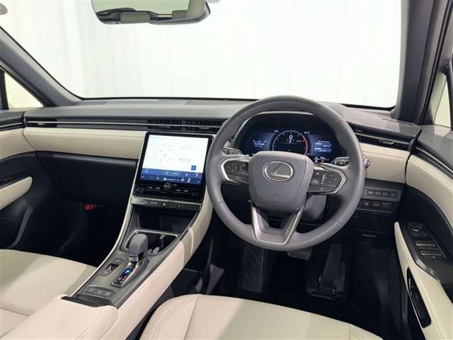 Lexus LBX 9