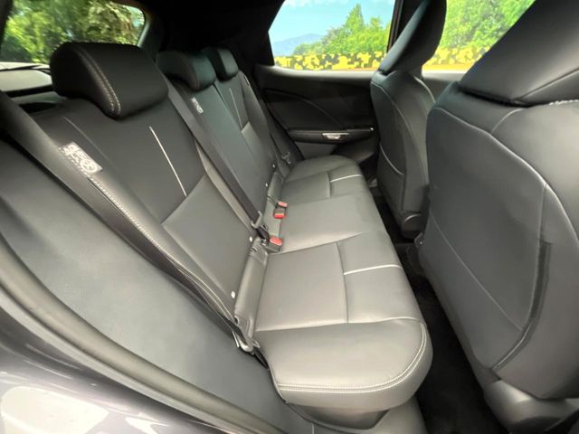 Lexus LBX 9