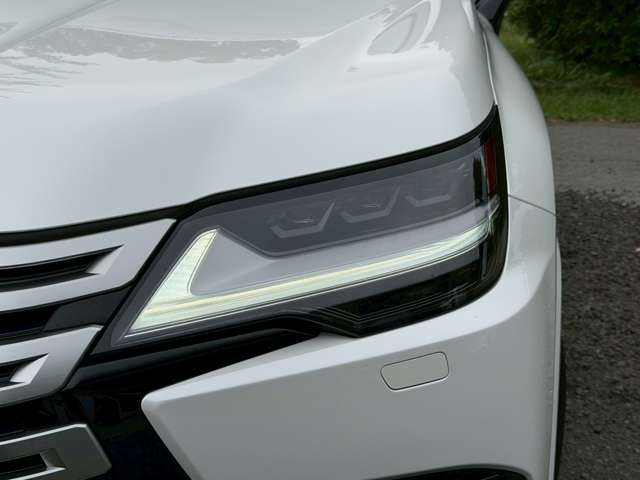 Lexus LX 7