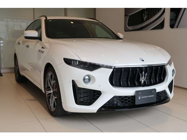 Maserati Levante 8