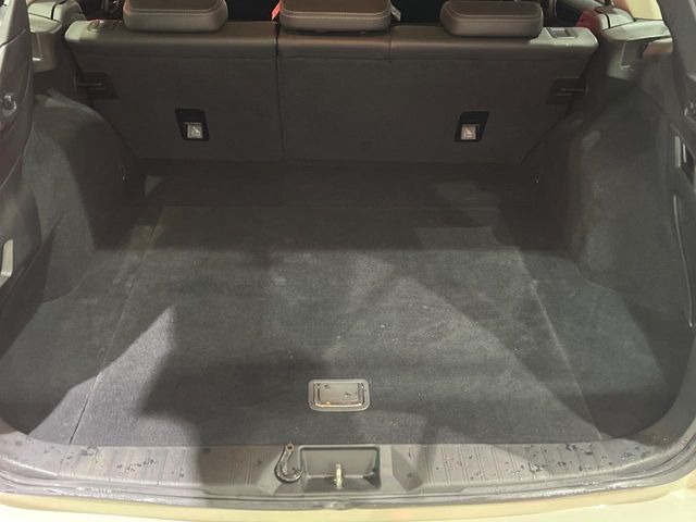Subaru Legacy Outback 11
