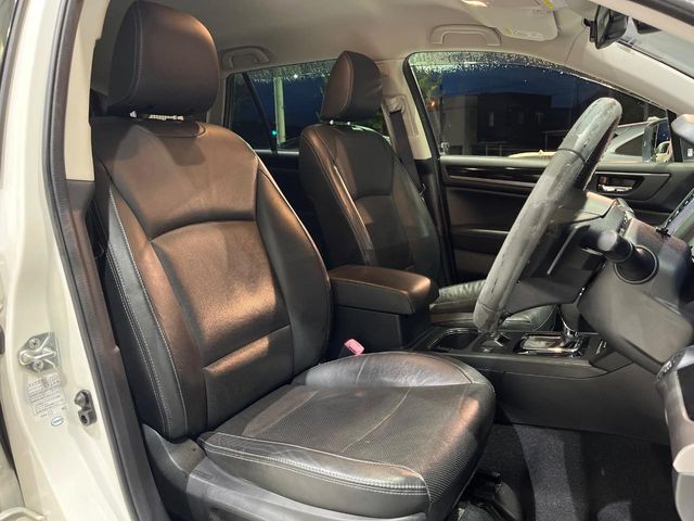 Subaru Legacy Outback 9