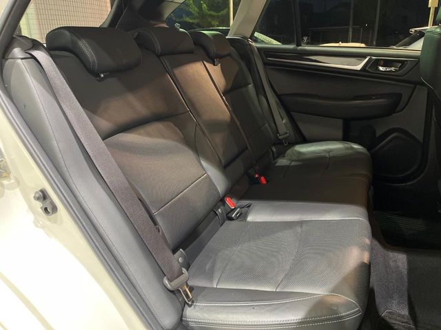 Subaru Legacy Outback 10