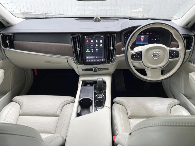 Volvo V90 Cross Country 2