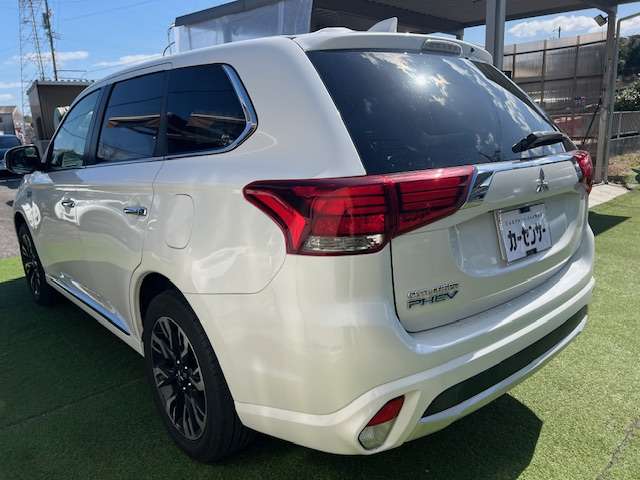 Mitsubishi Outlander PHEV 11