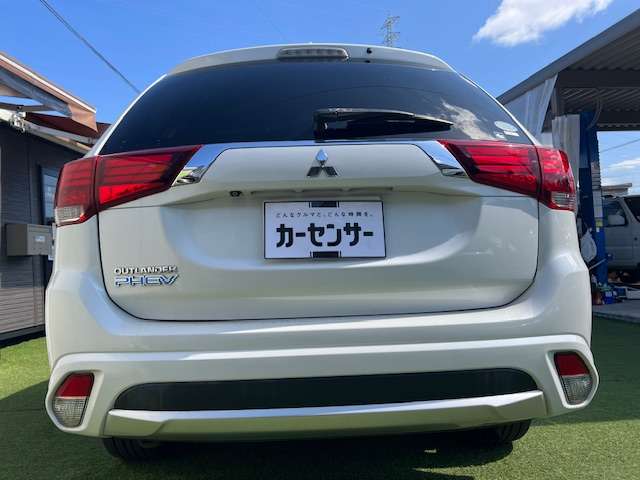 Mitsubishi Outlander PHEV 9