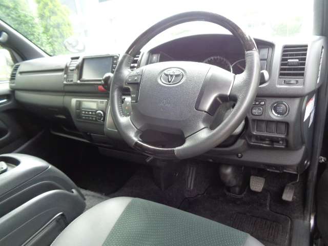 Toyota Regius Ace 5