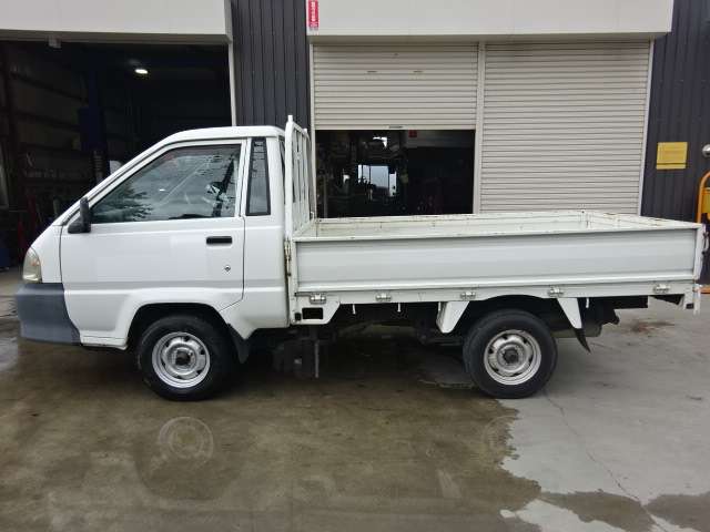 Toyota Light Ace Truck 4