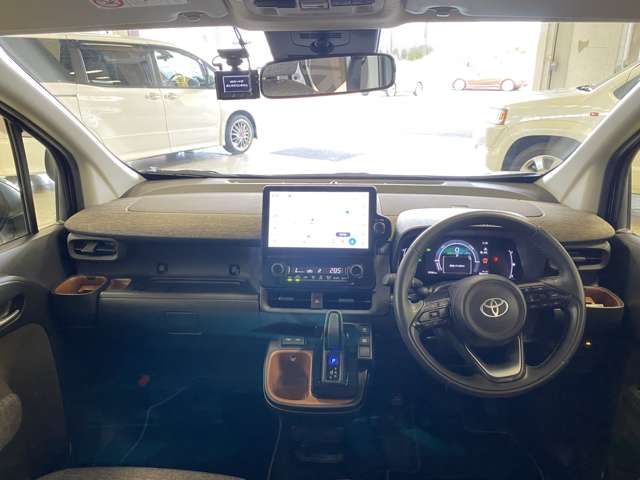 Toyota Sienta 12