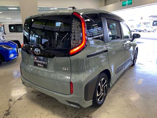Toyota Sienta 2