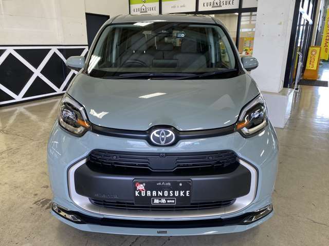Toyota Sienta 3