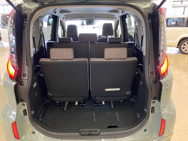 Toyota Sienta 10